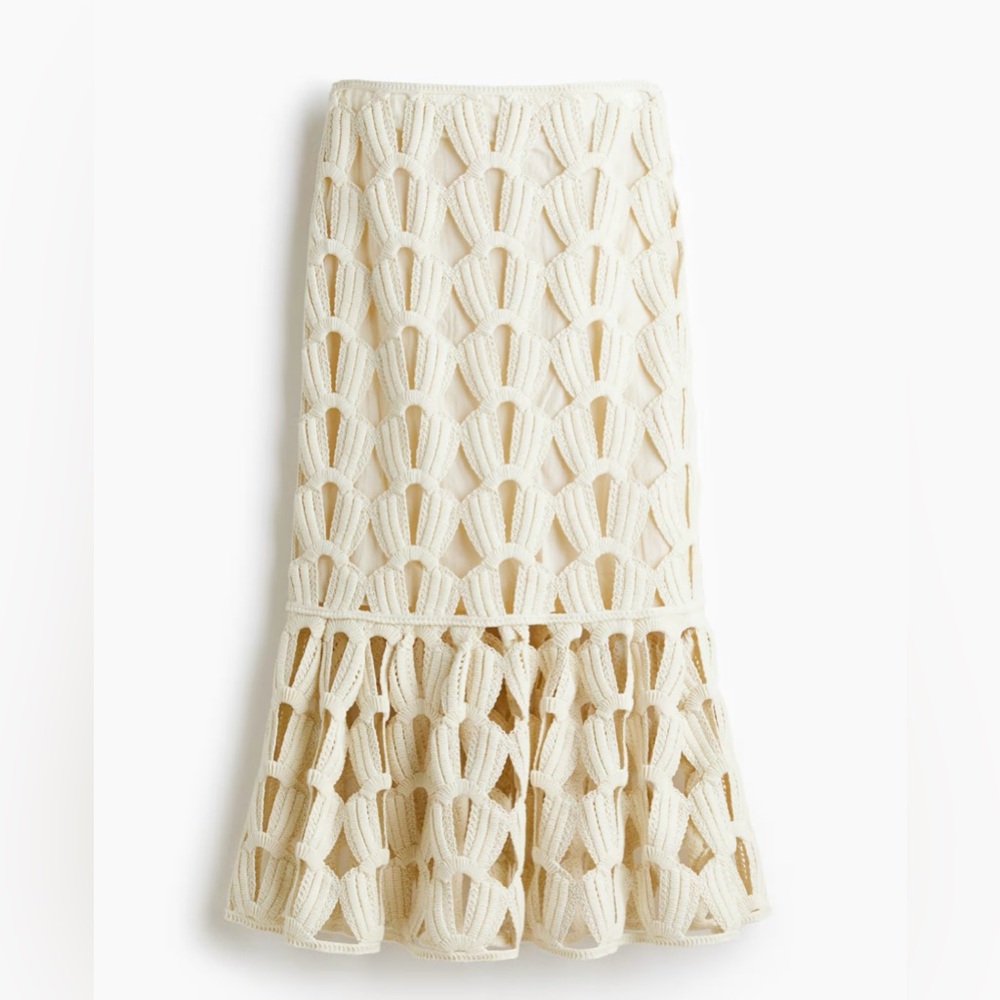 H&M STUDIO COLLECTION SPRING 2026
CREAM CROCHET-LOOK SKIRT